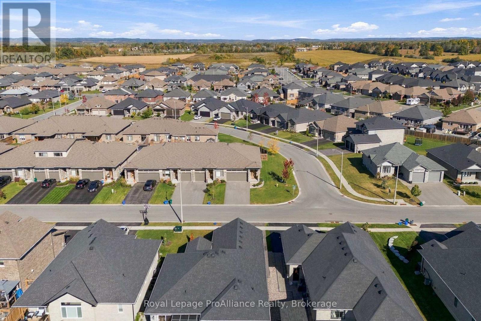 18 COVINGTON CRESCENT - 45