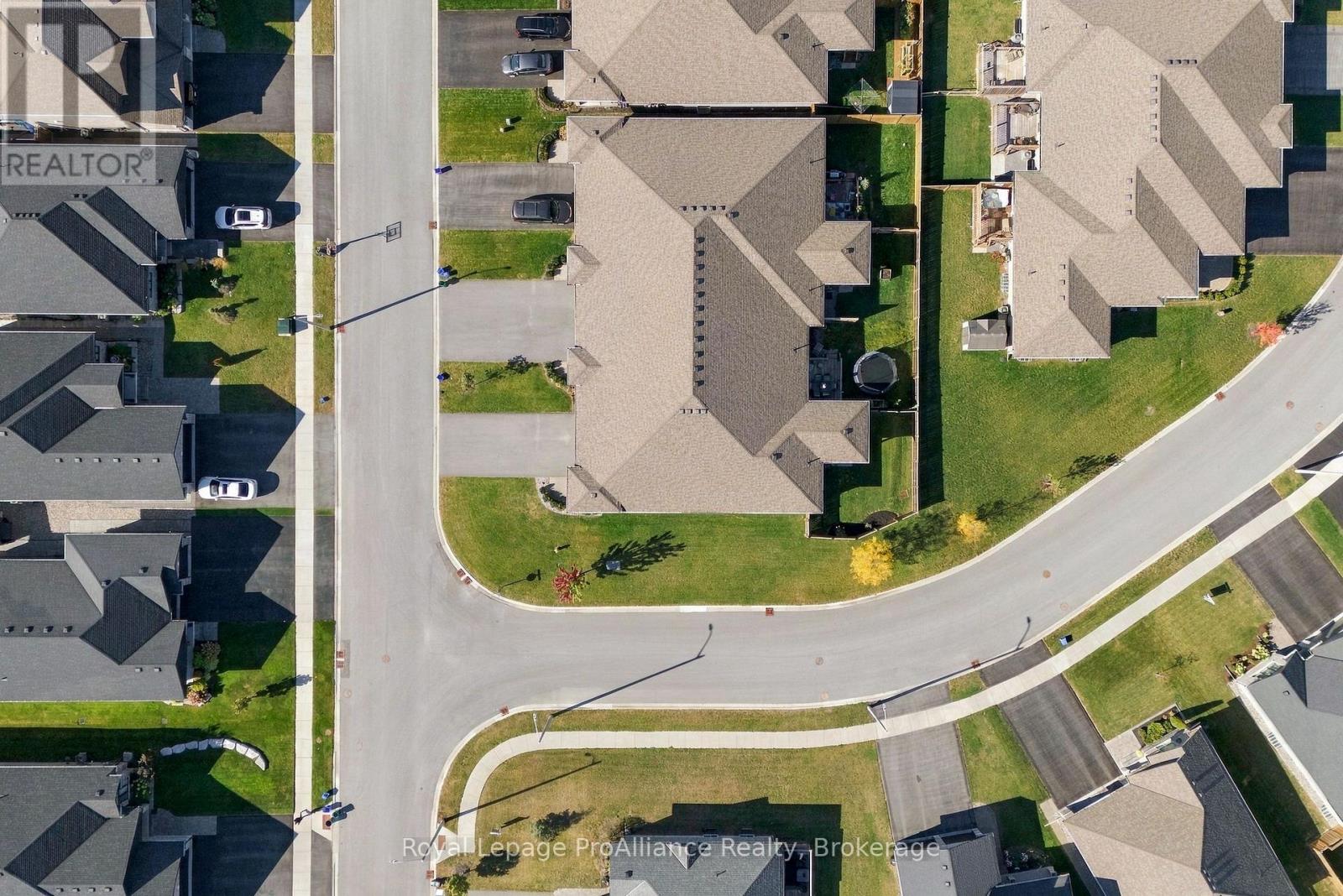 18 COVINGTON CRESCENT - Image 47