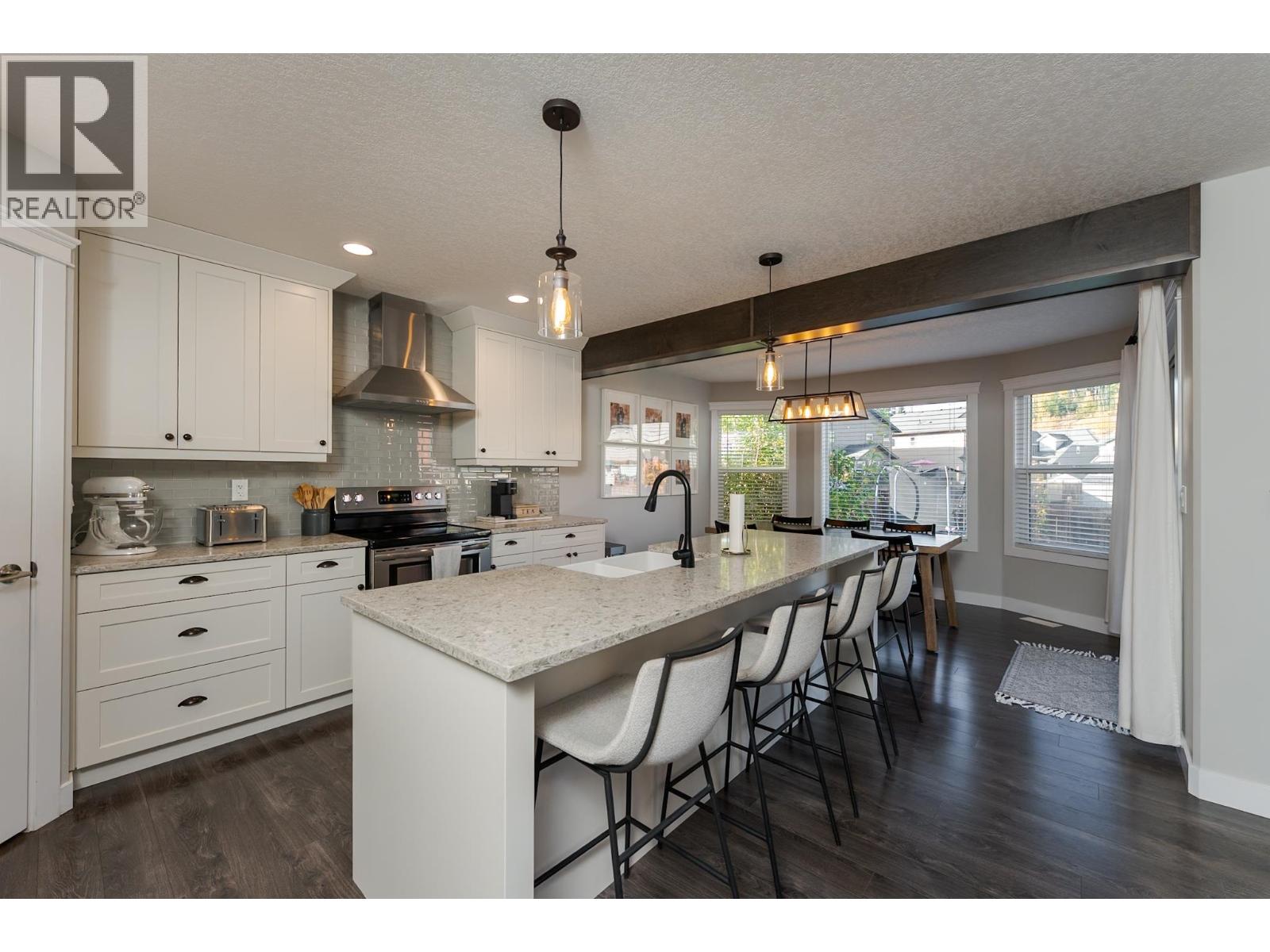 7661 CREEKSIDE WAY - 7