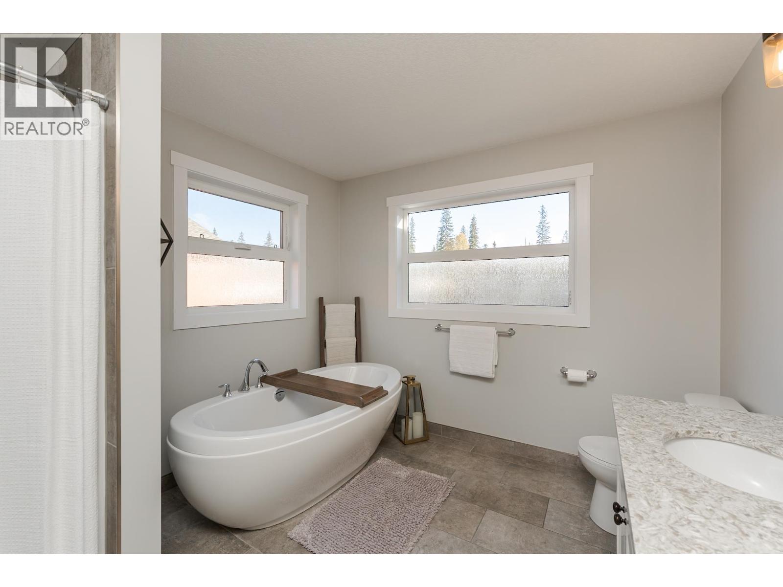 Photo 27 of 40 — 7661 CREEKSIDE WAY · Prince George, BC