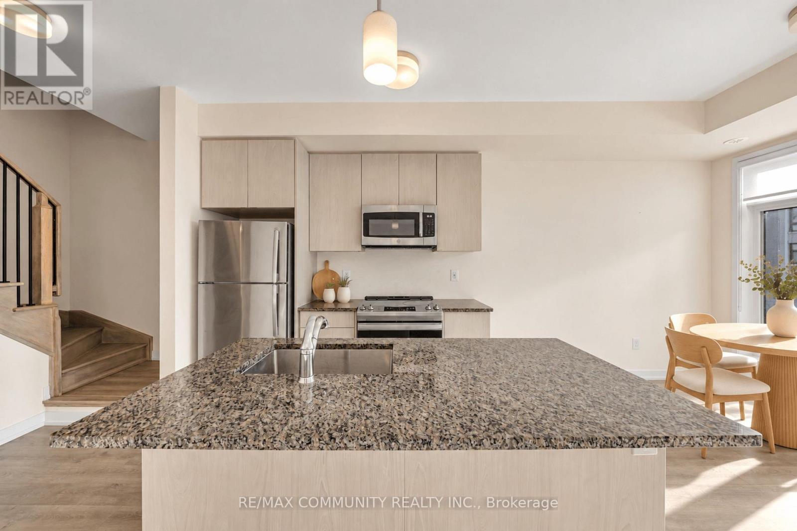 #419 2550 CASTLEGATE CROSSING - 27