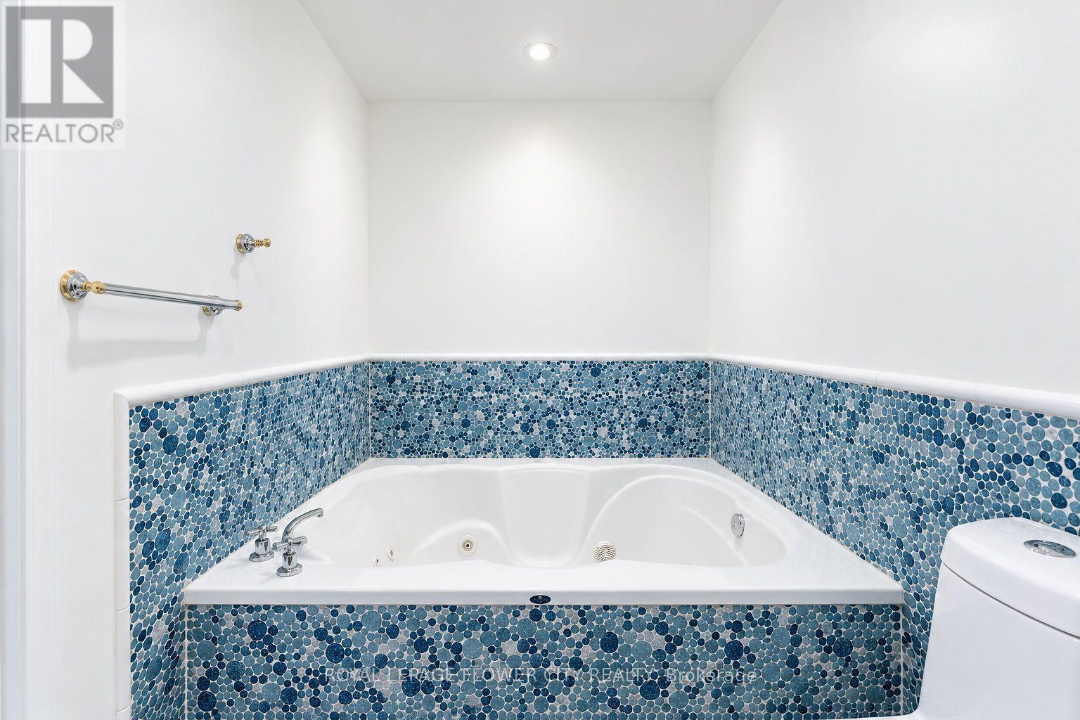 423- 1400 The Esplanade, Pickering, ON photo 7