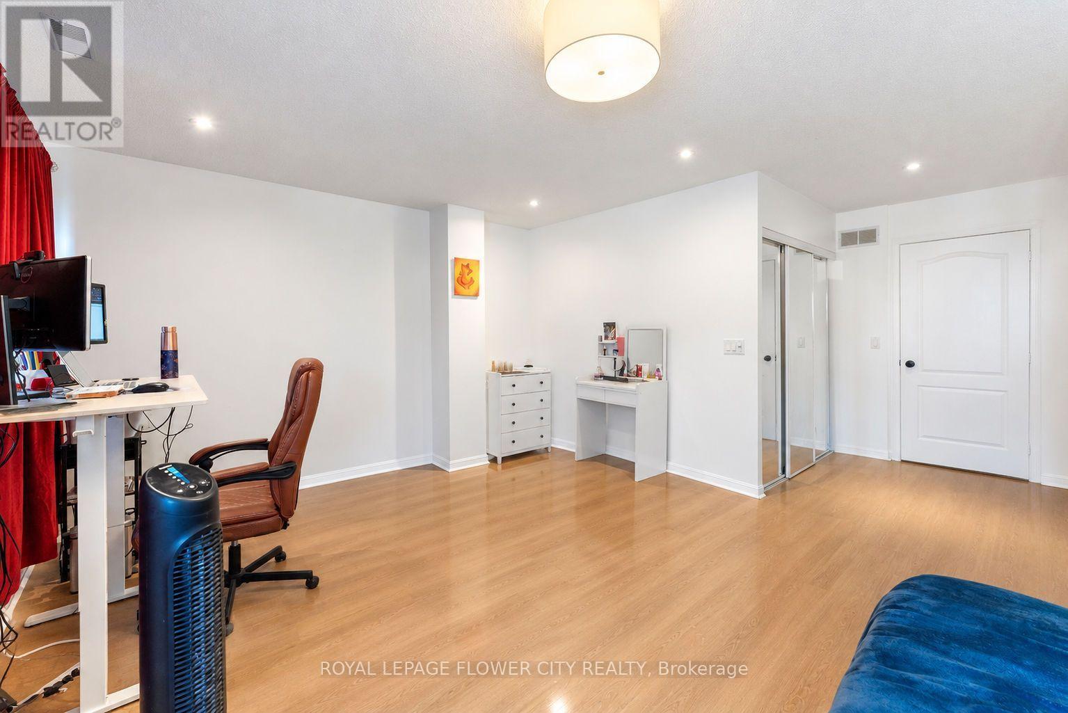 423- 1400 The Esplanade, Pickering, ON photo 8