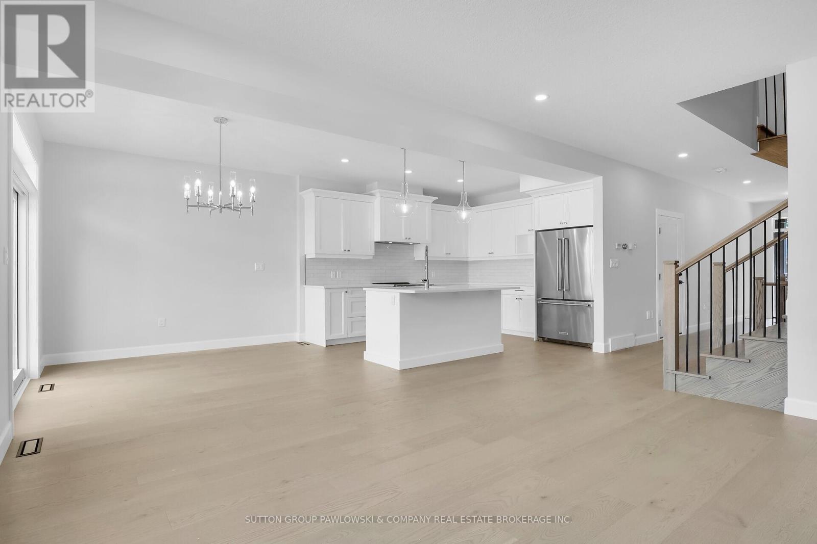 414 Old Wonderland Road — photo 8