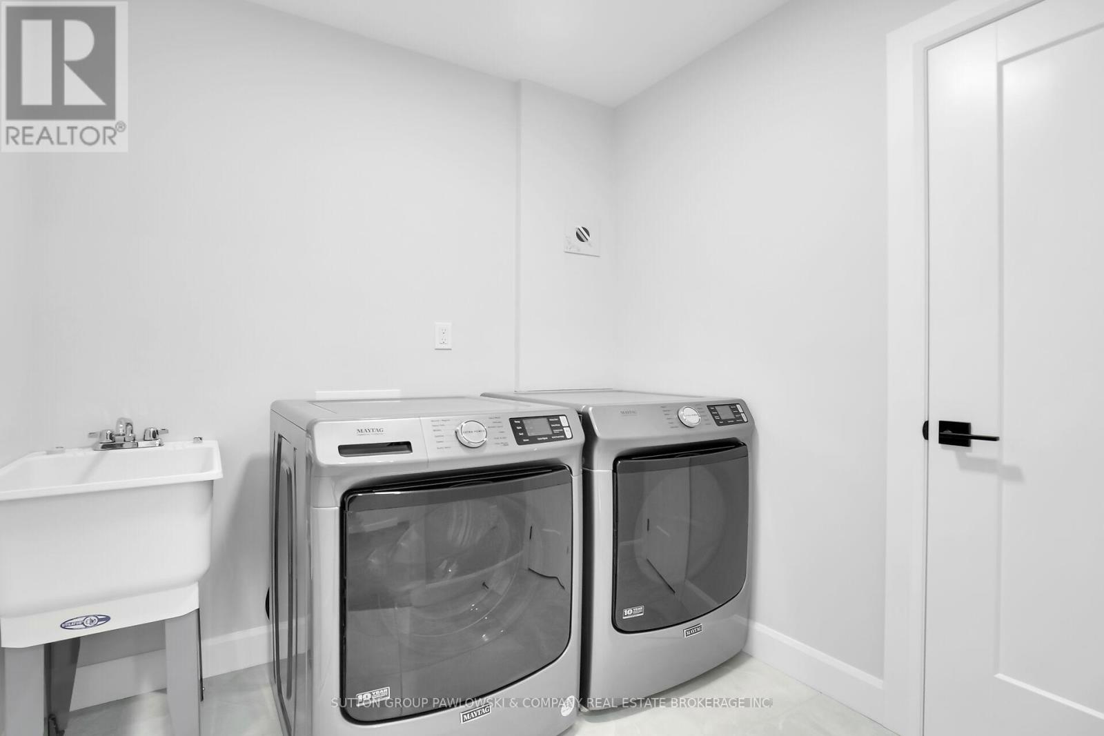 414 Old Wonderland Road — photo 23