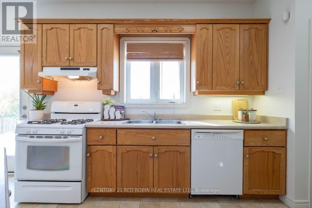 516 HARRIS CIRCLE - 11
