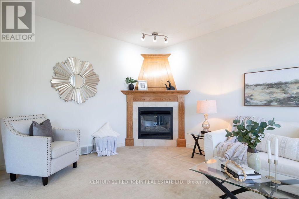 516 HARRIS CIRCLE - 4
