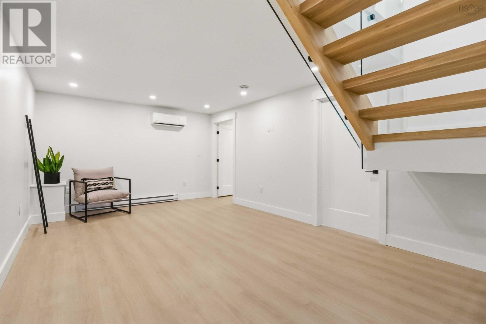 Property 36 of 51 of 144 Montague Rd