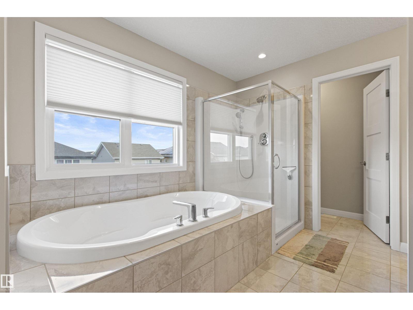 6124 175 AV NW - 35