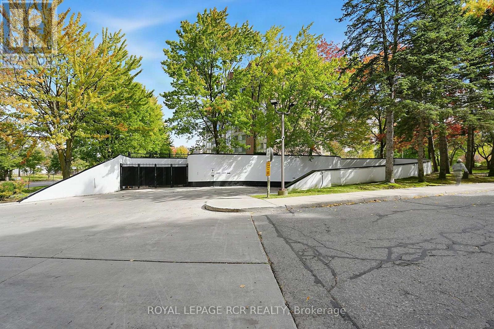507- 5 Weldrick Road West, Richmond Hill, ON photo 4