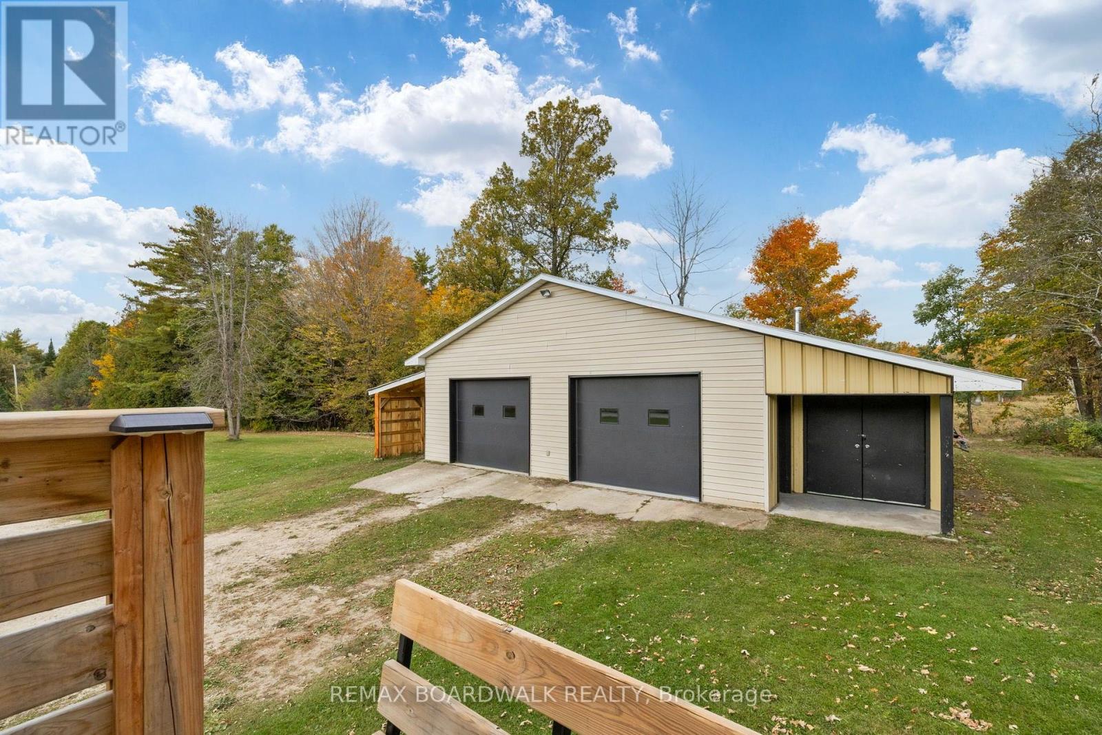 456 MCVEIGH ROAD - 24
