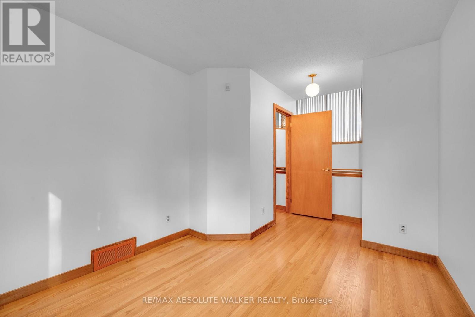 2824 HAUGHTON AVENUE - 19