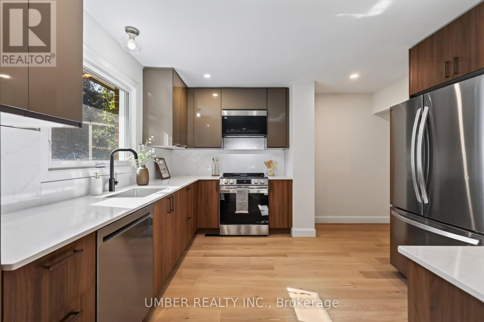 120 Hawk Crescent — photo 13