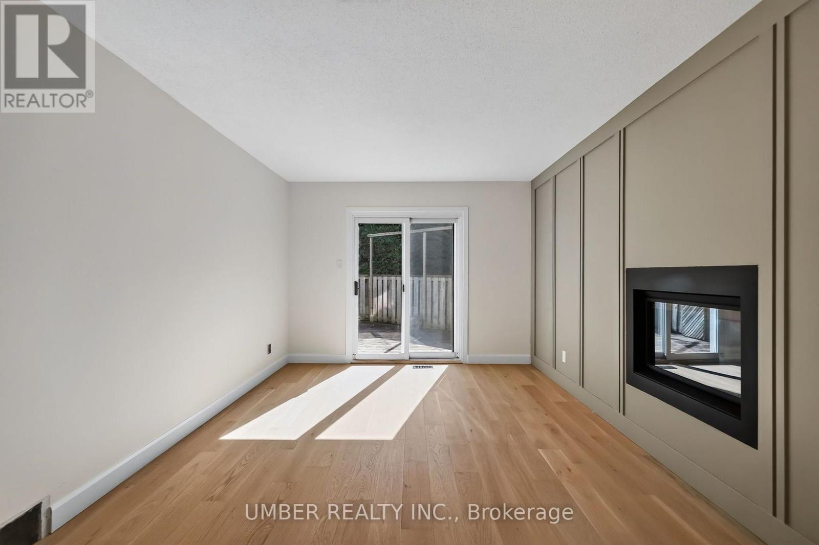 120 Hawk Crescent — photo 17