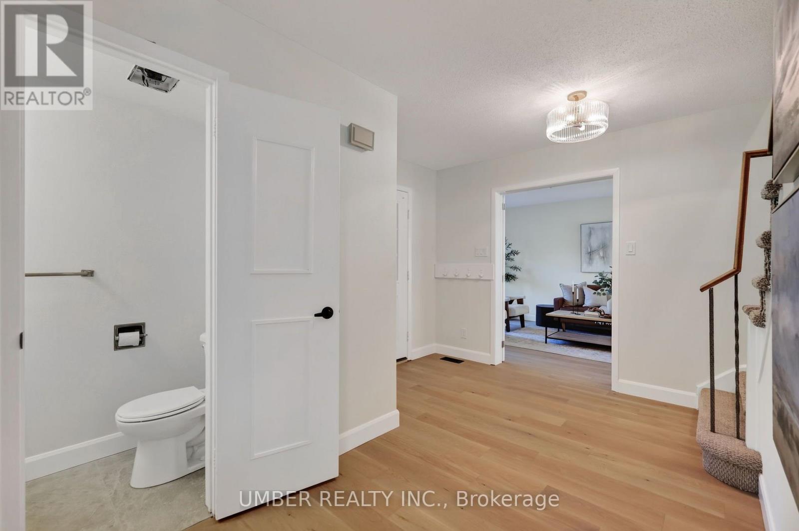 120 HAWK CRESCENT - 19