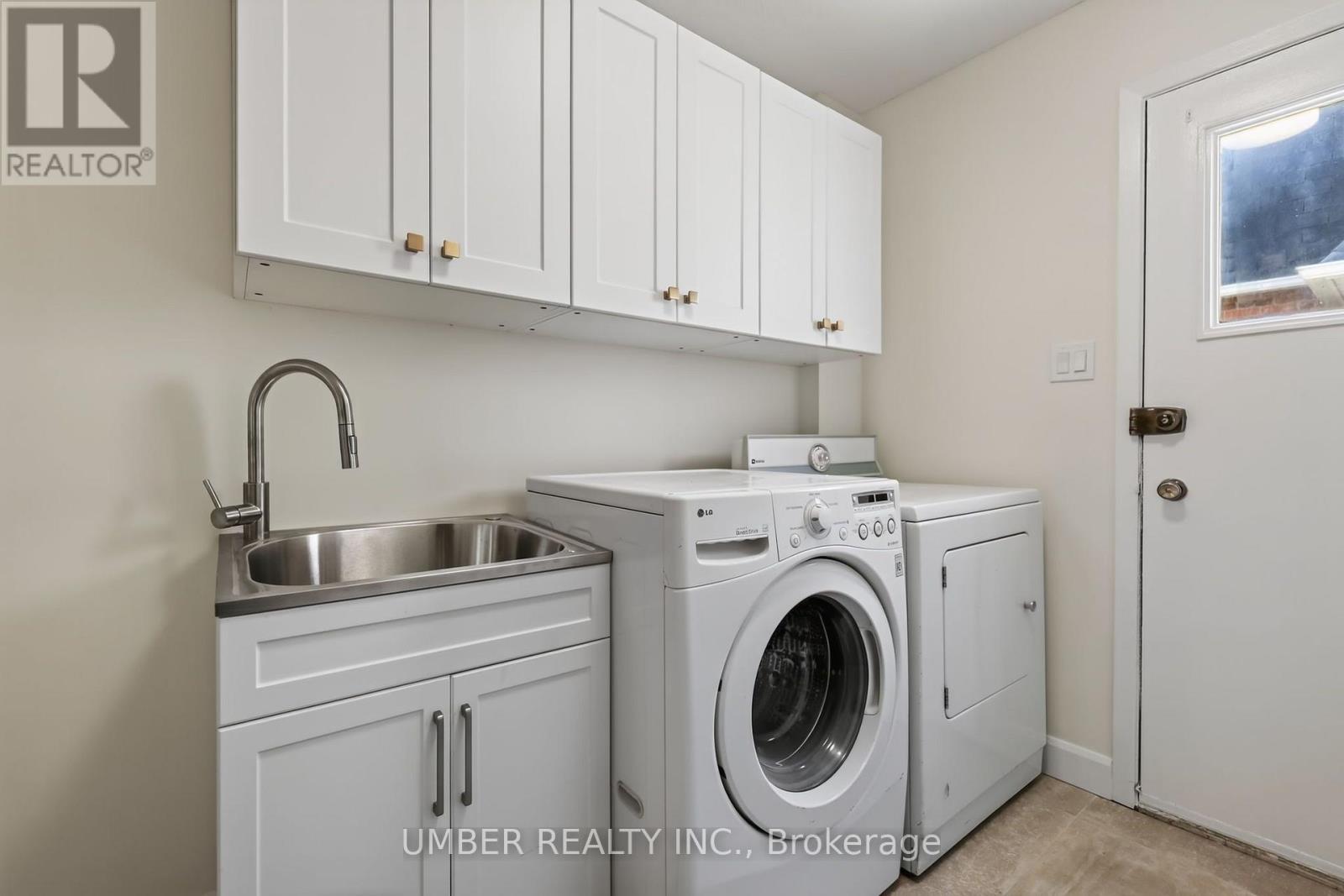 120 HAWK CRESCENT - 21