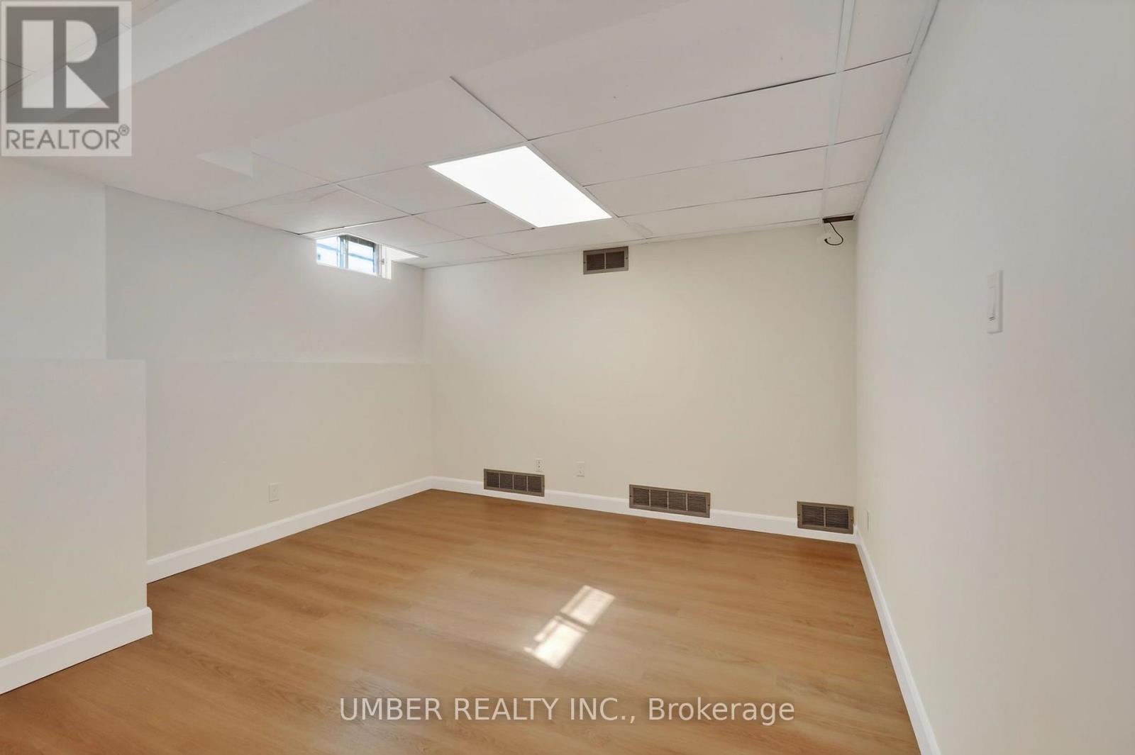 120 HAWK CRESCENT - 42