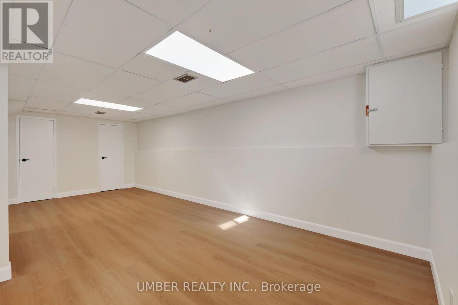 120 Hawk Crescent — photo 43
