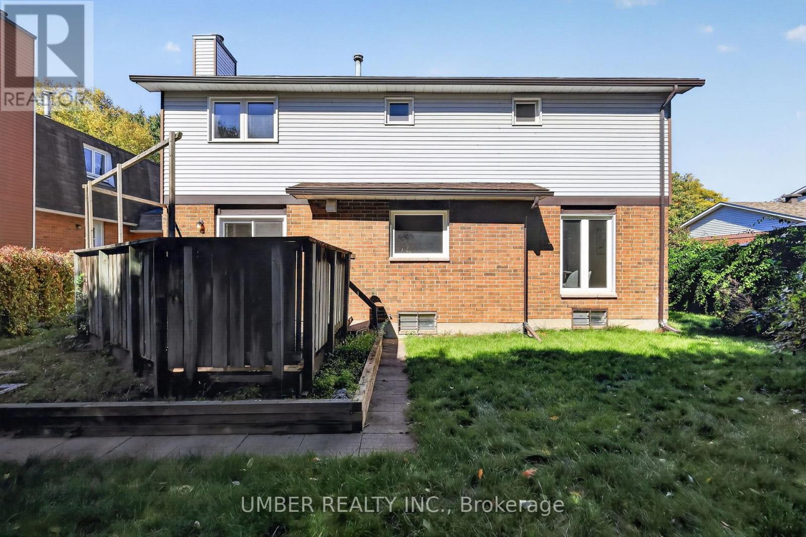 120 HAWK CRESCENT - 47