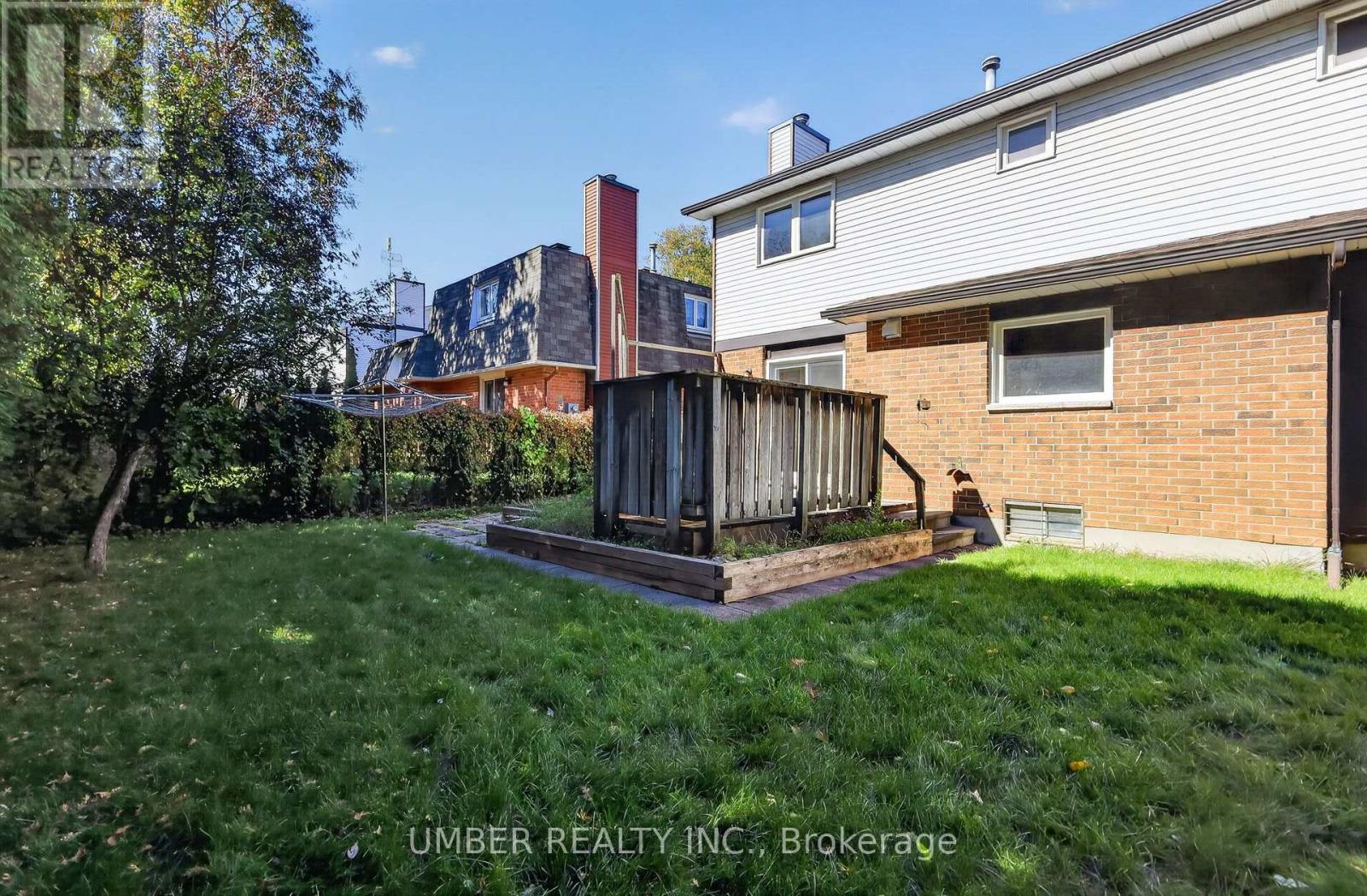 120 Hawk Crescent — photo 48