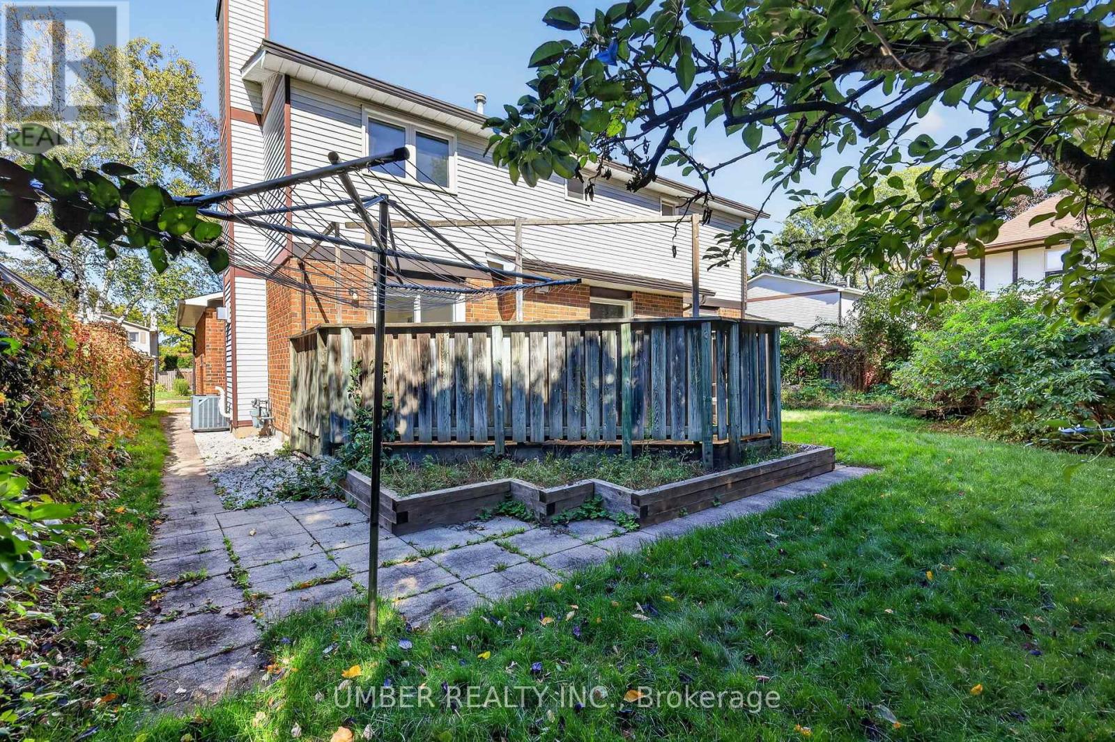 120 HAWK CRESCENT - 49