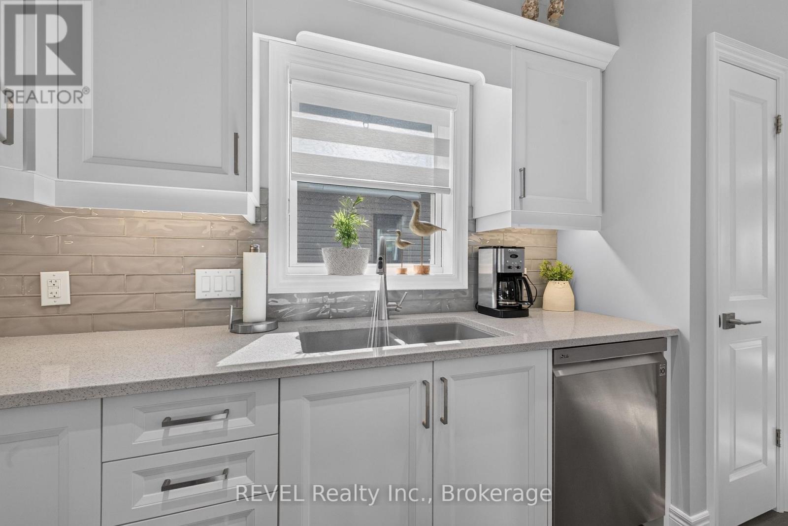 4233 VILLAGE CREEK DRIVE - 17