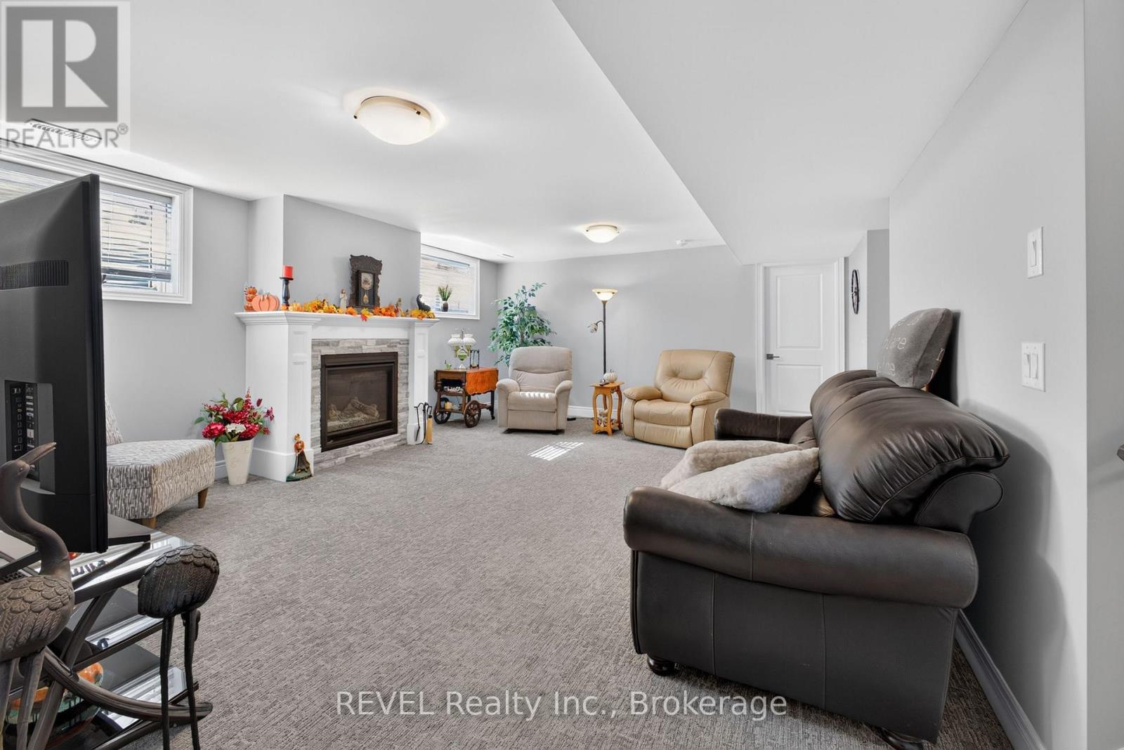 4233 Village Creek Drive — photo 25