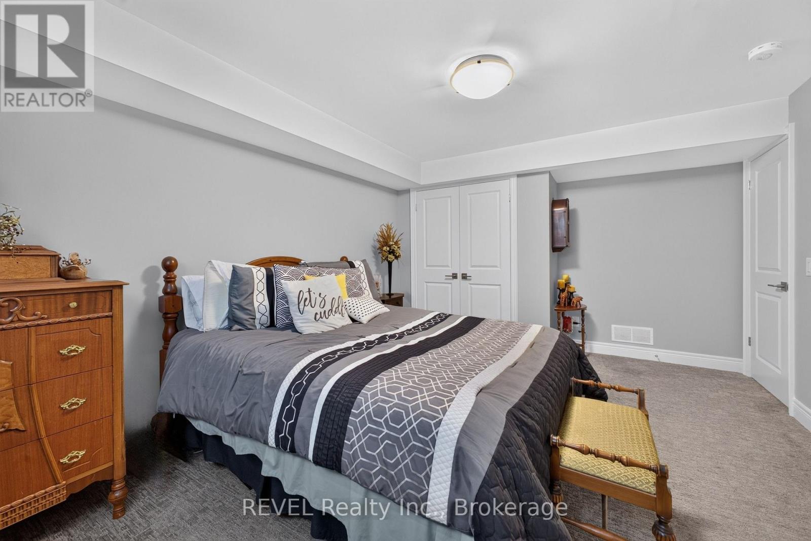 4233 Village Creek Drive — photo 28