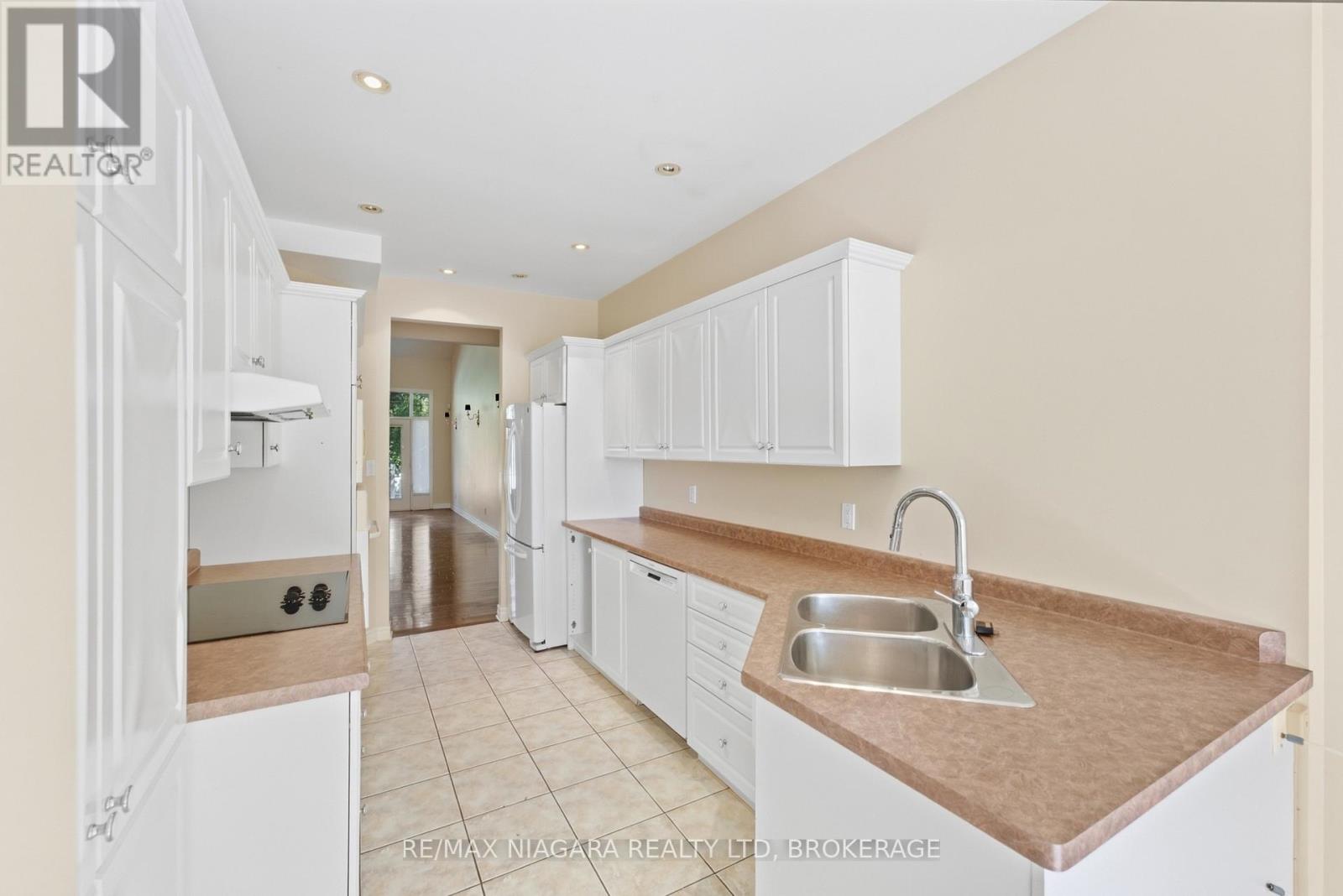 #13 25 SHAW'S LANE - Image 6