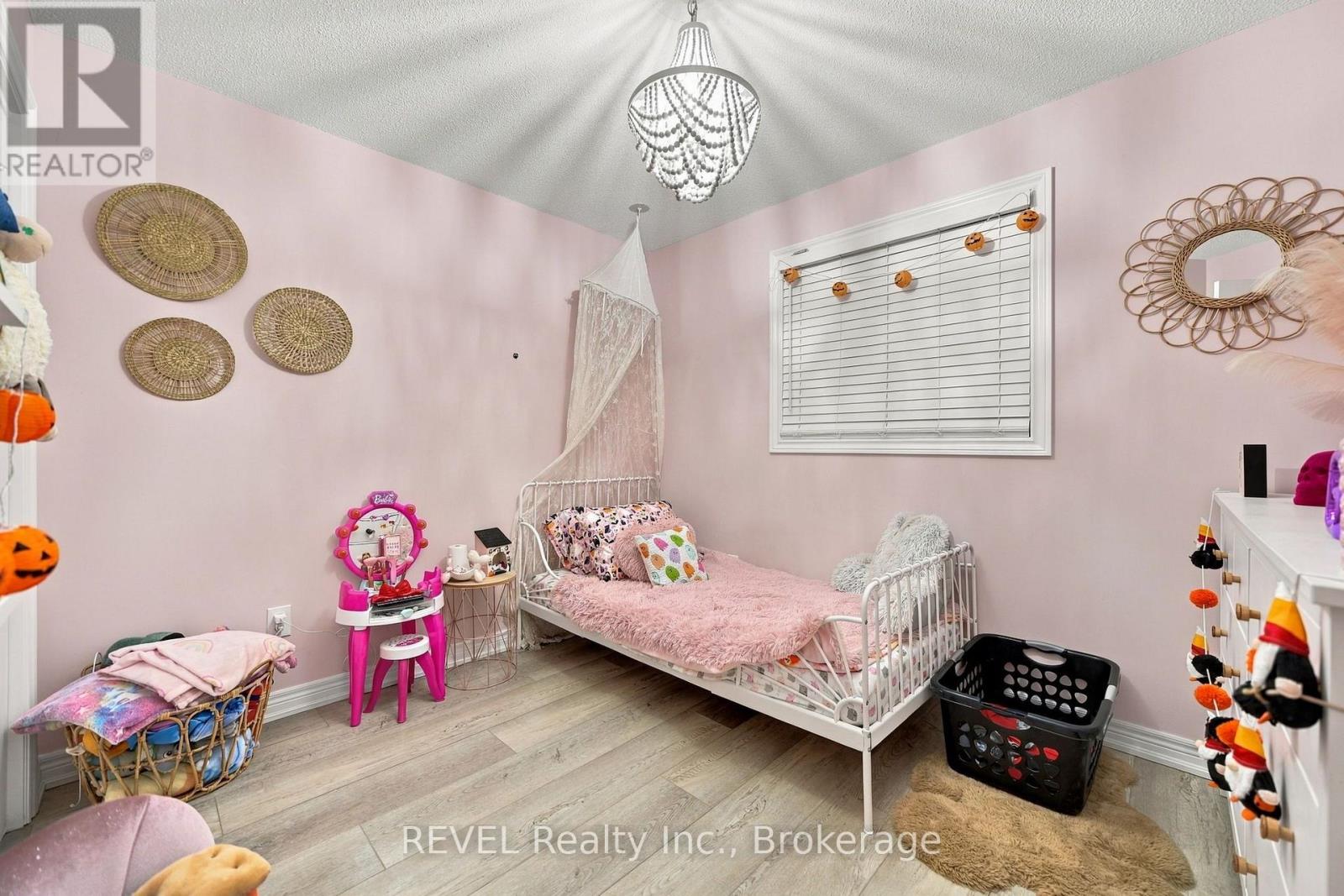 3370 CARDINAL DRIVE - 32