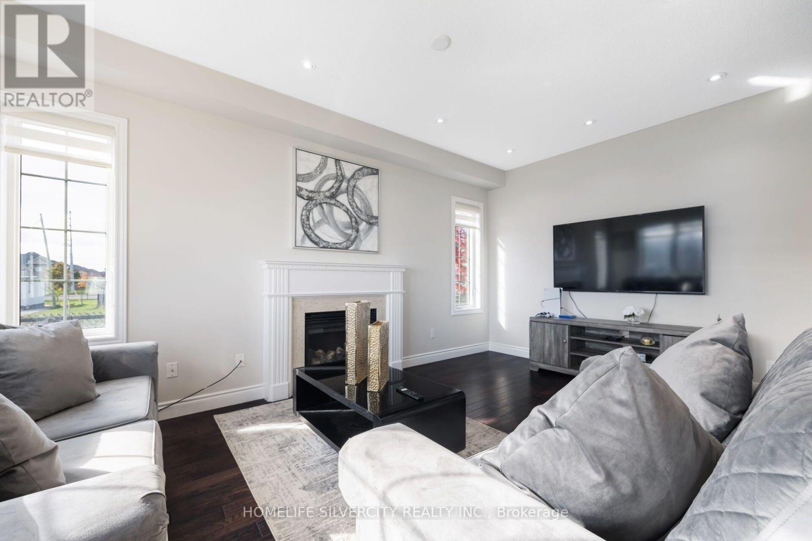 14 LEVENDALE COURT - 11