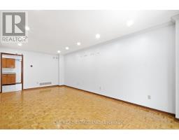 Kitchen - 3 Forest Point Drive, Toronto, ON M6M5E8 Photo 7