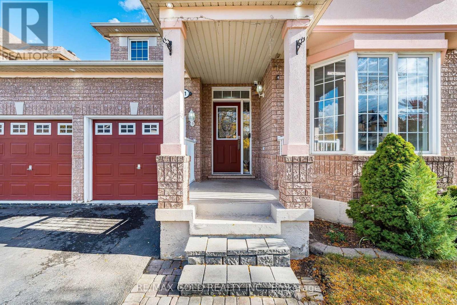 21 MISTYBROOK CRESCENT - 3