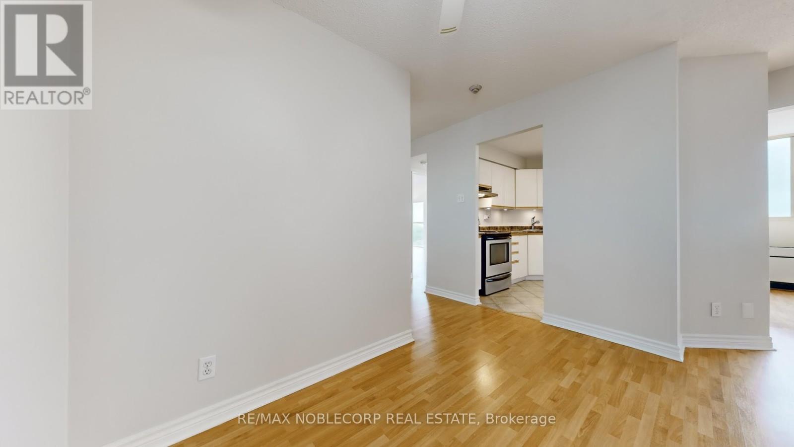 41 Markbrook Lane — photo 12