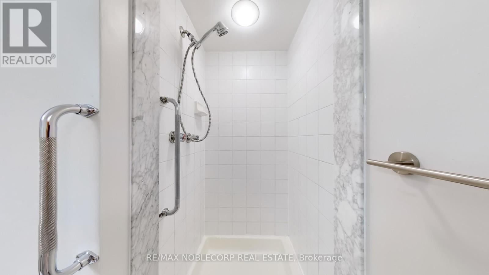41 Markbrook Lane — photo 29