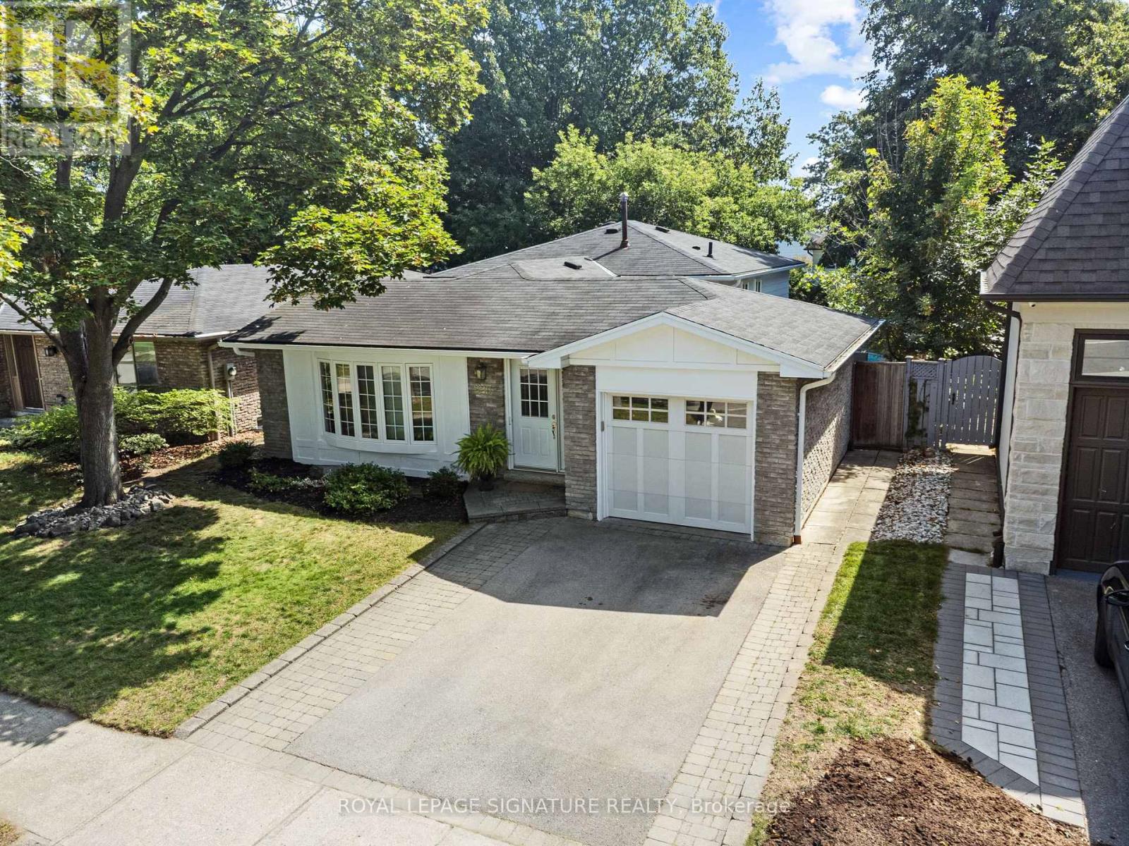 220 Chebucto Drive, Oakville, ON photo 32