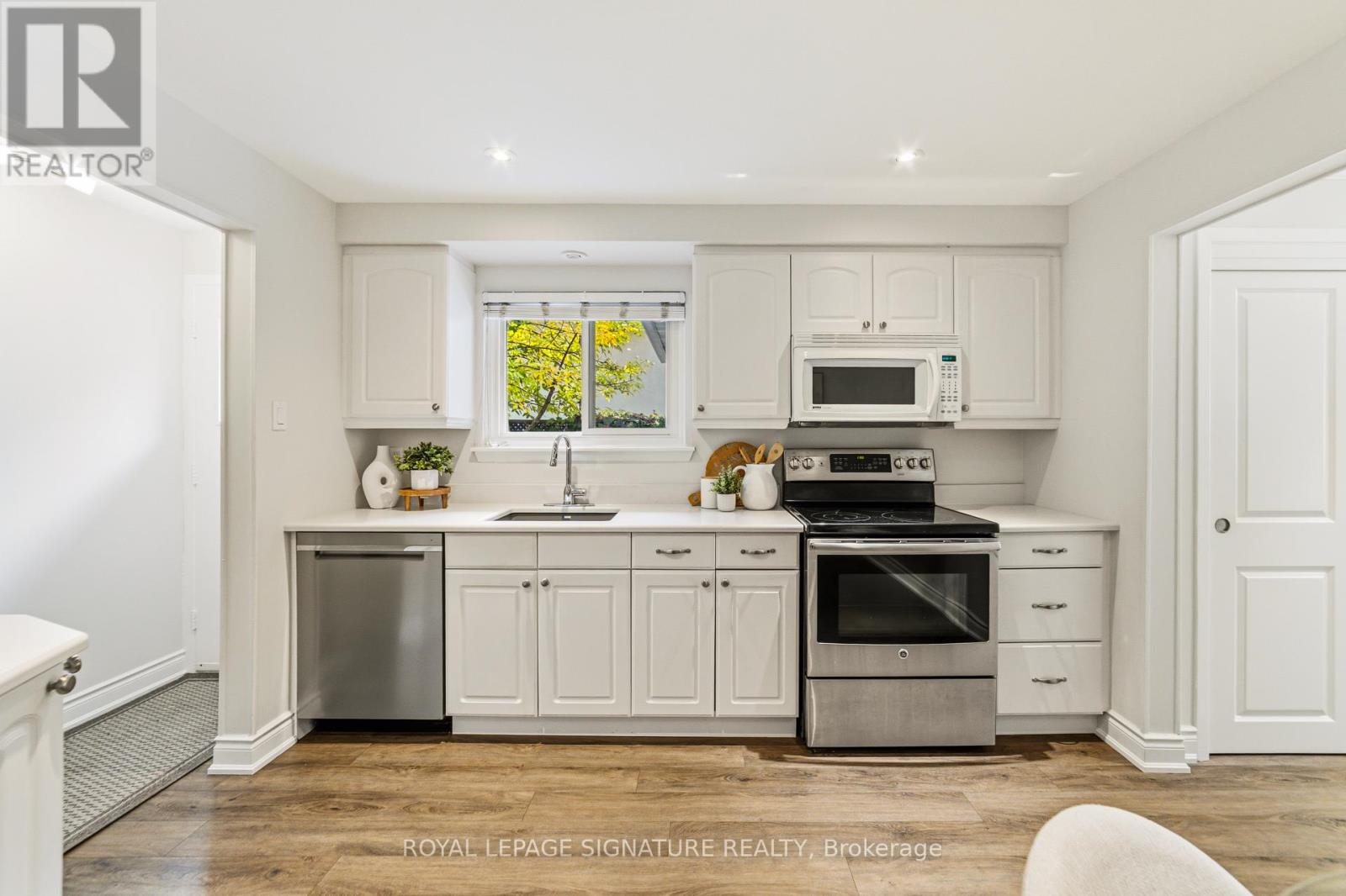 220 Chebucto Drive, Oakville, ON photo 9