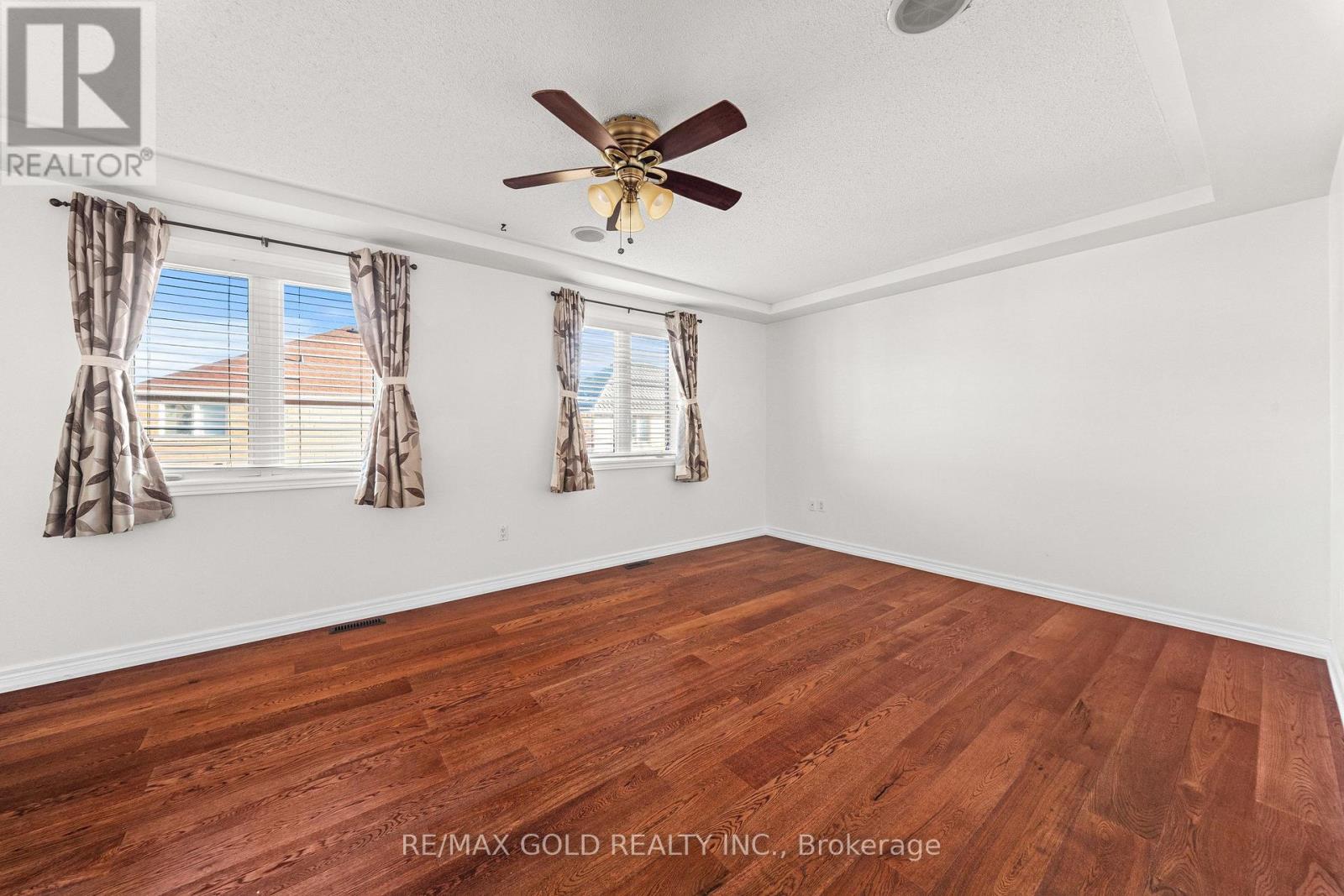 11 Maple Valley Street, Brampton, ON photo 14