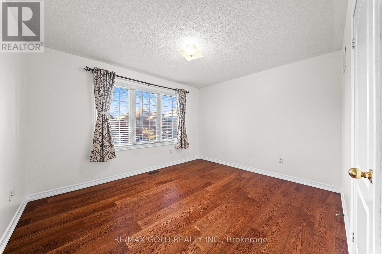 11 Maple Valley Street, Brampton, ON photo 19