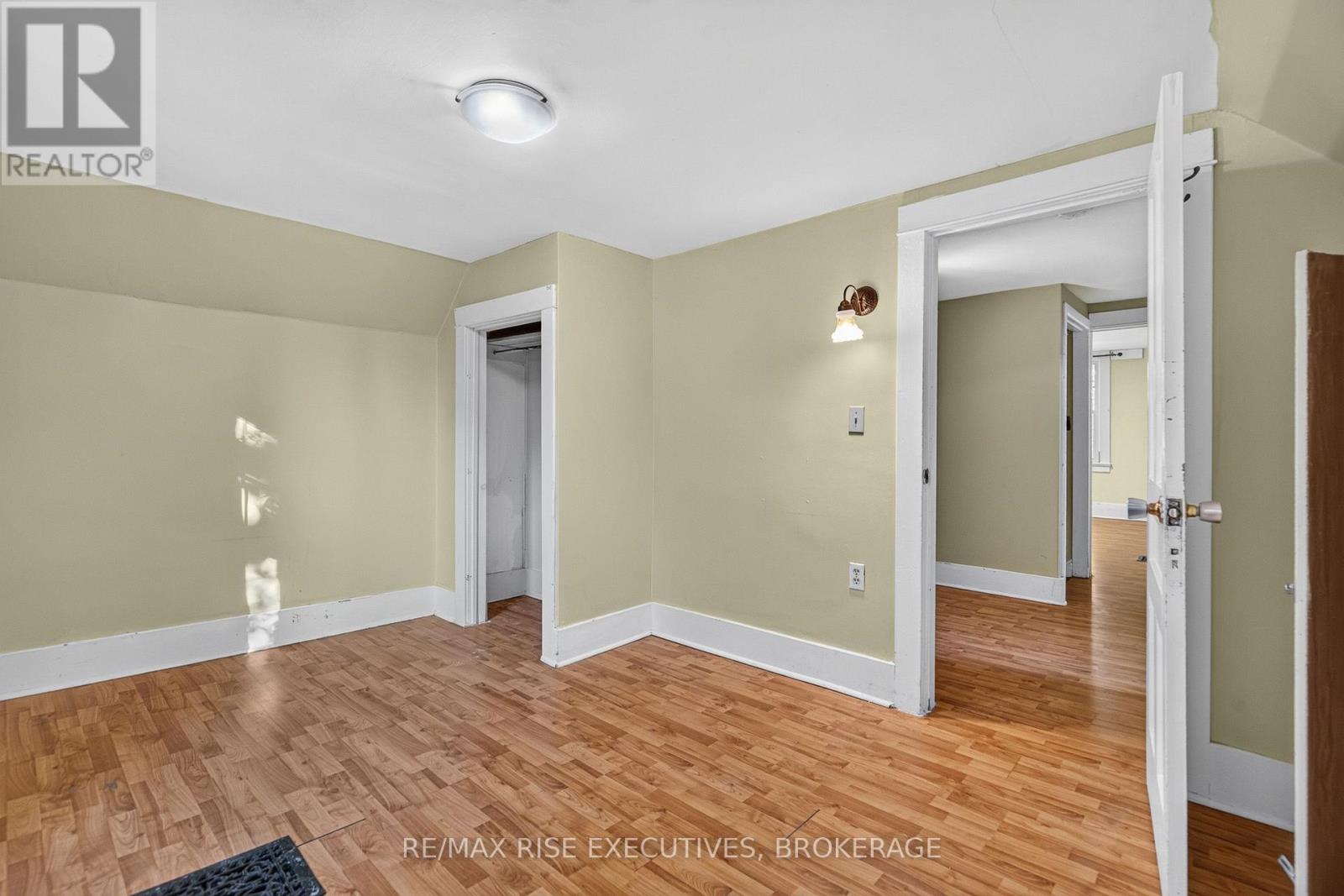 273 COLLEGE STREET - Image 26