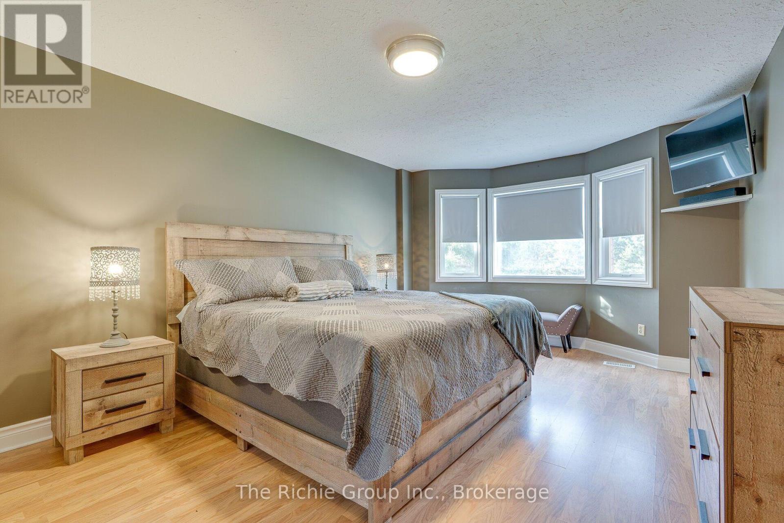 5 SHELL CRESCENT - 11