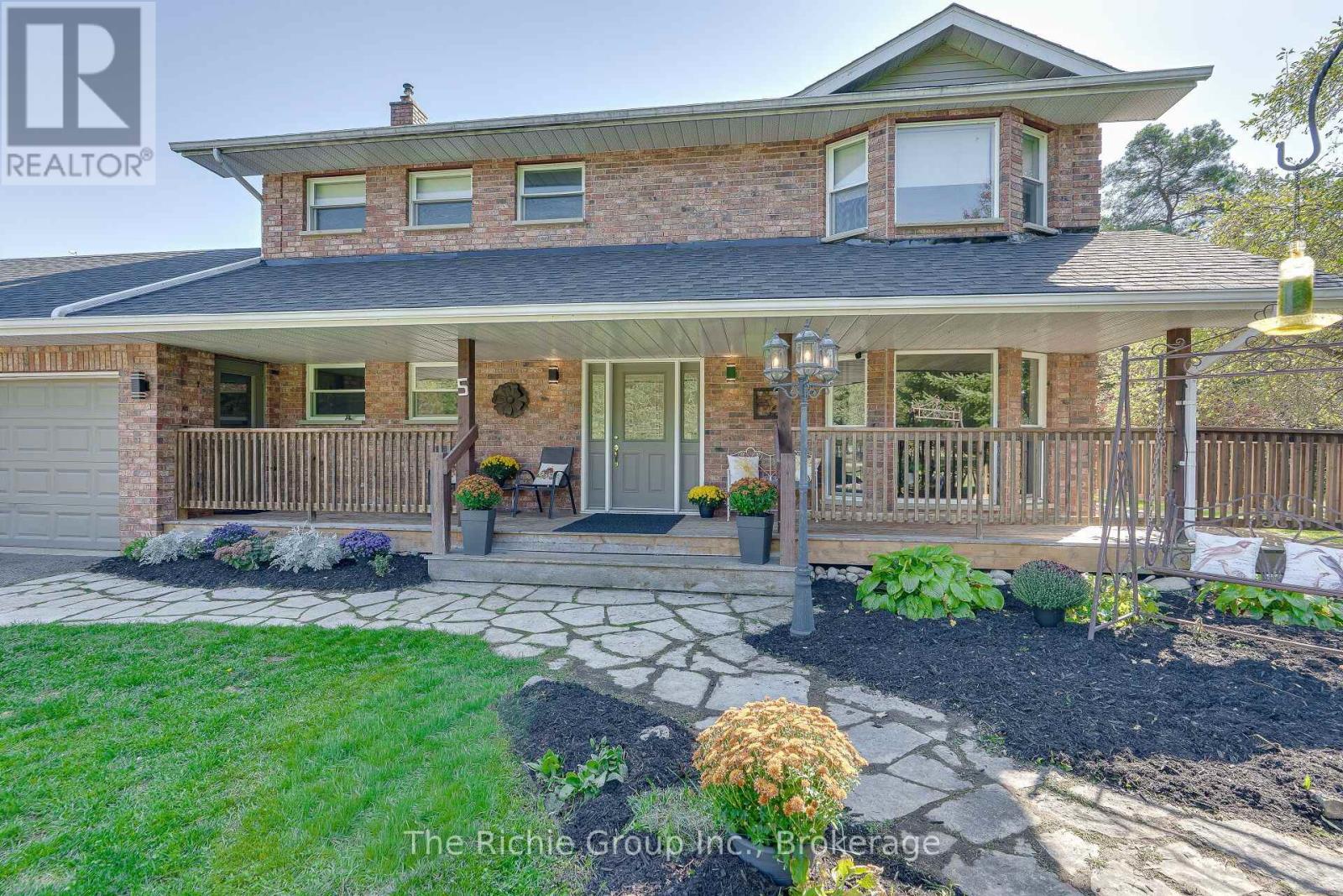 5 SHELL CRESCENT - 2