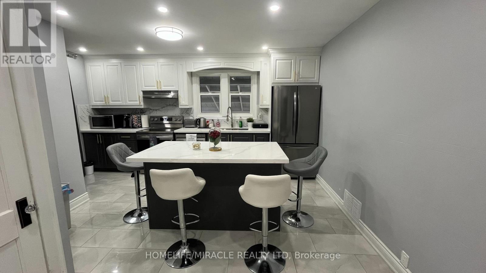 5659 Robinson Street, Niagara Falls, ON photo 5