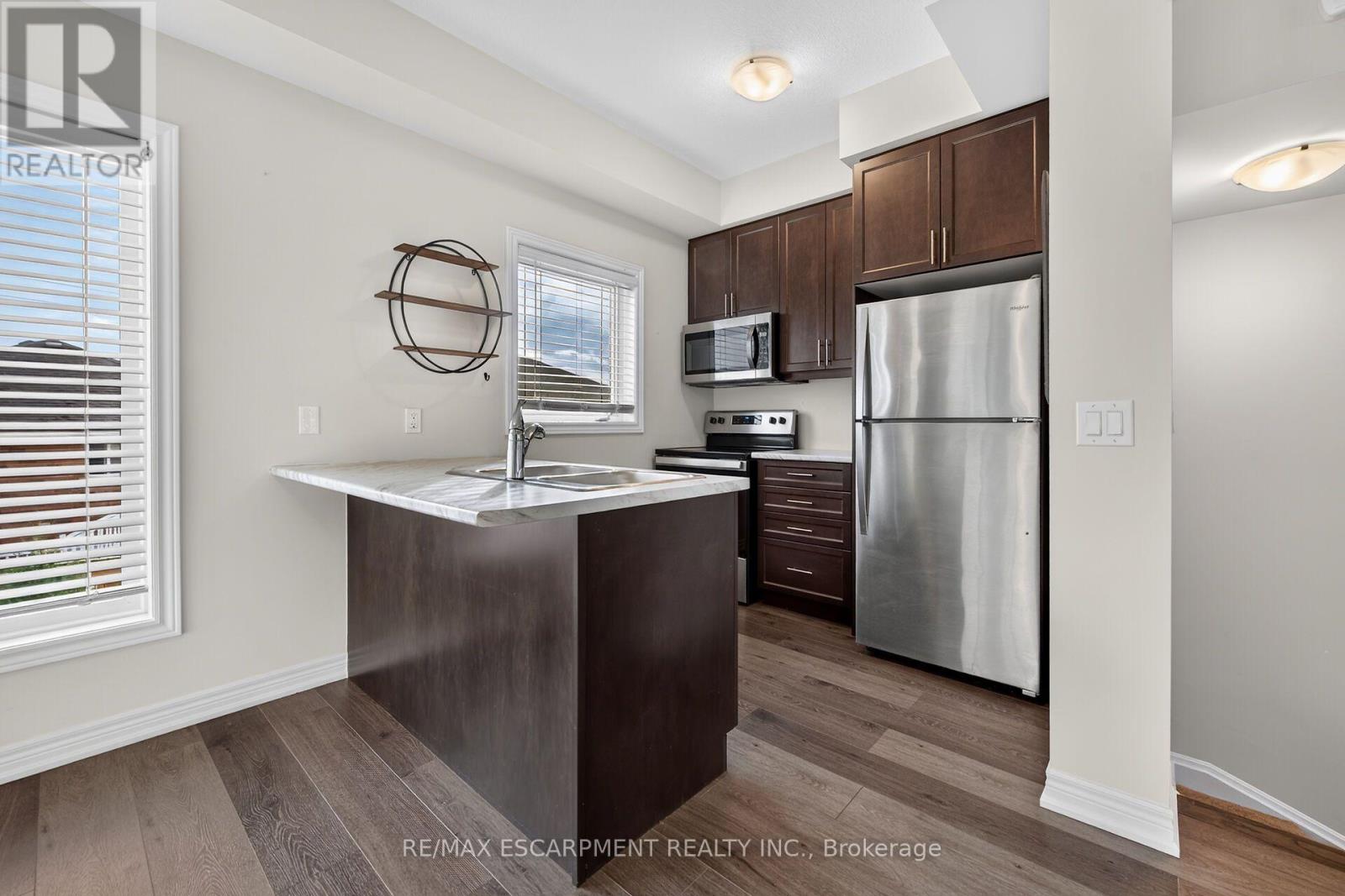#51 19 PICARDY DRIVE - 10
