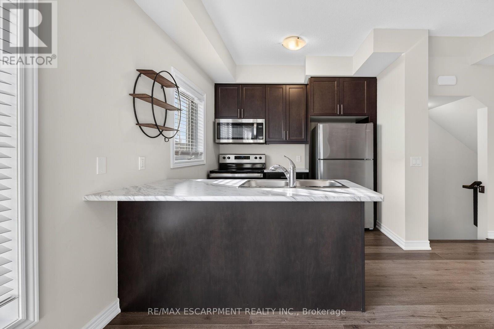 #51 19 PICARDY DRIVE - 11