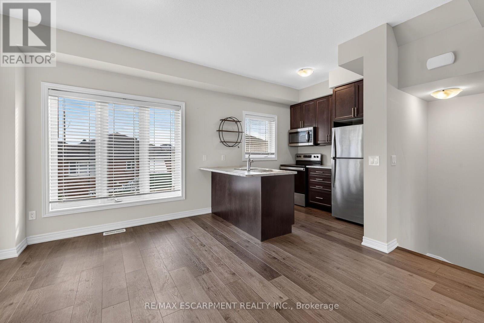 #51 19 PICARDY DRIVE - 12