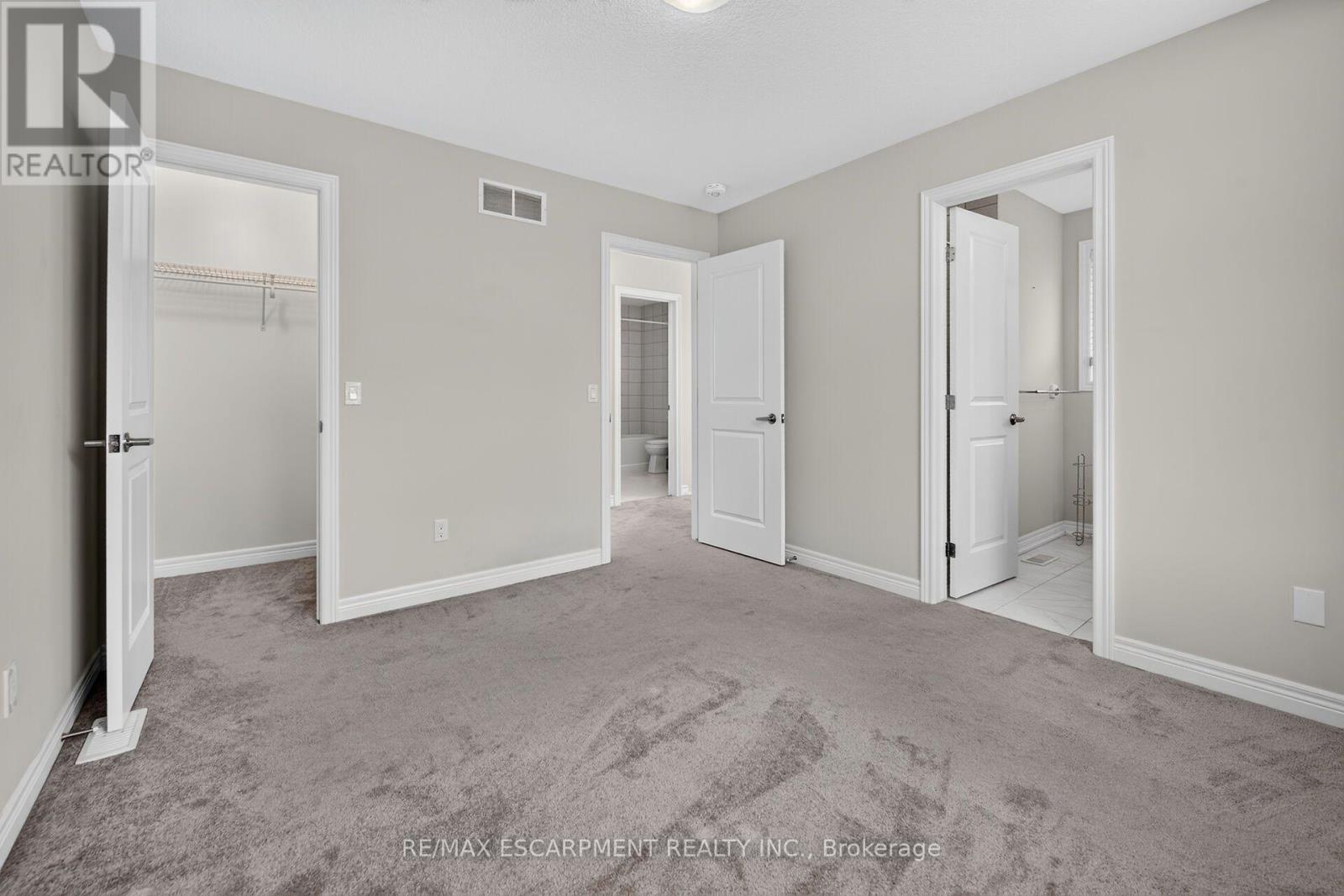 #51 19 PICARDY DRIVE - 33