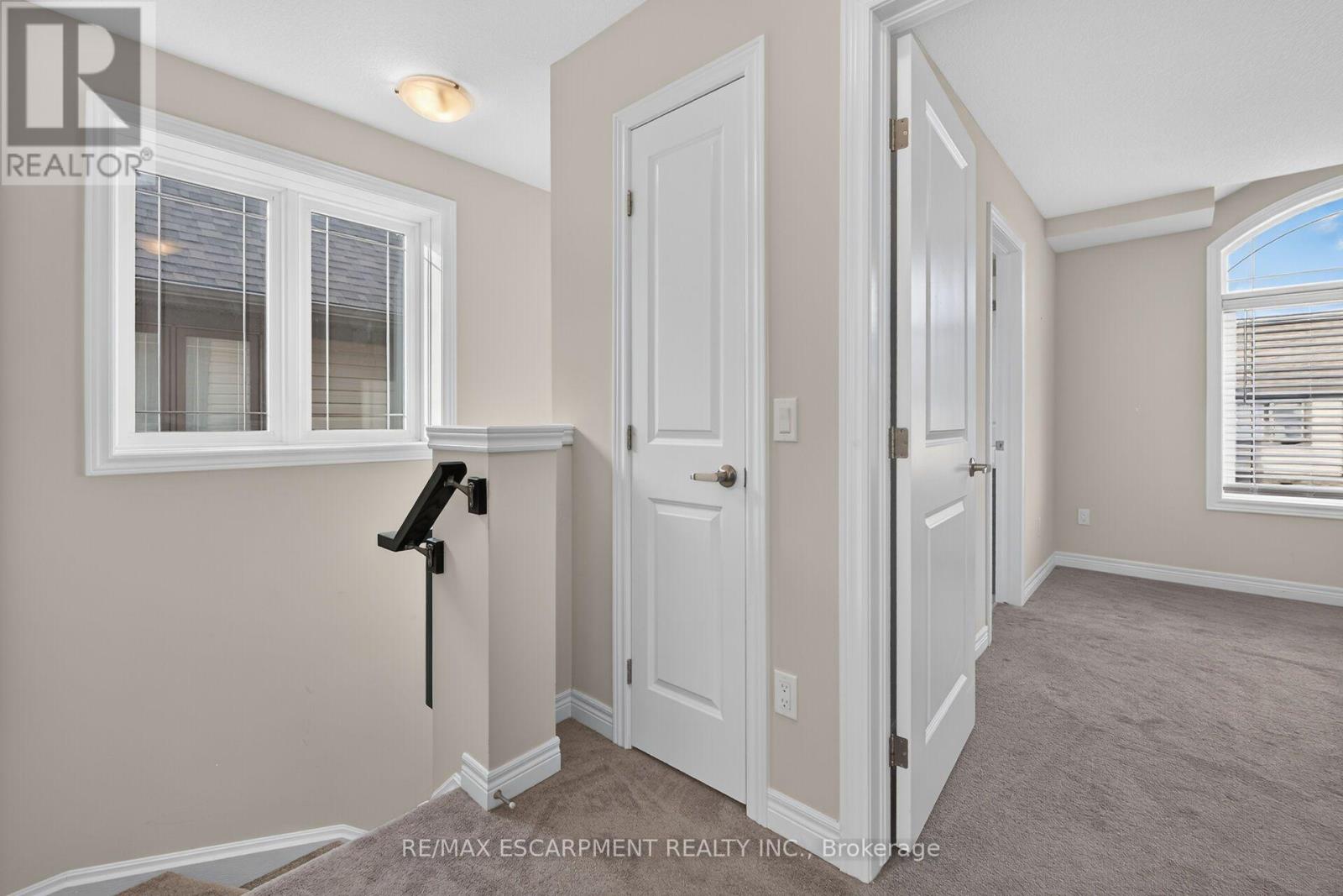 #51 19 PICARDY DRIVE - 39