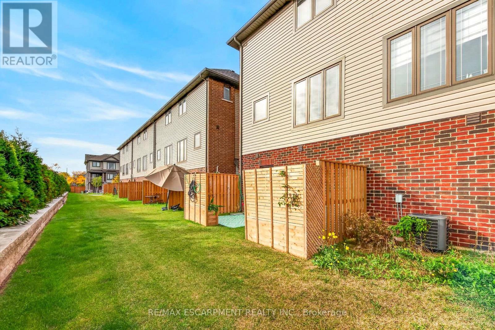 #51 19 PICARDY DRIVE - 49