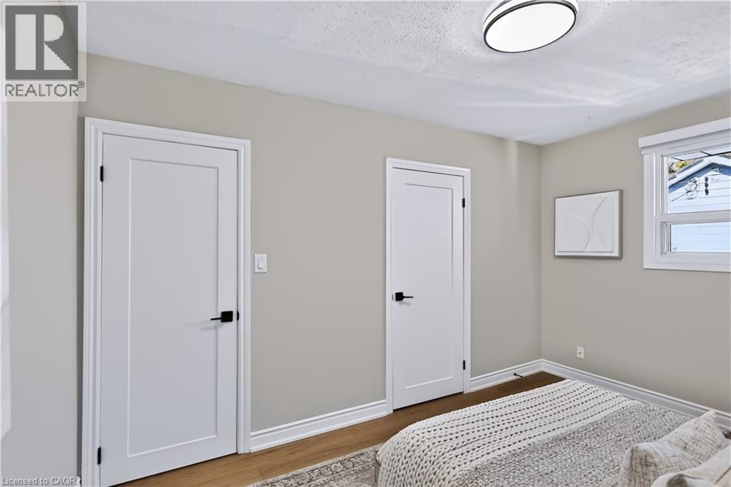 38 DEERHURST Road - 12